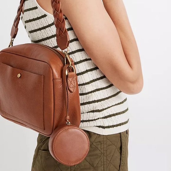 Madewell Accessories - NWT Madewell The Earbud Circle Pouch in Leather